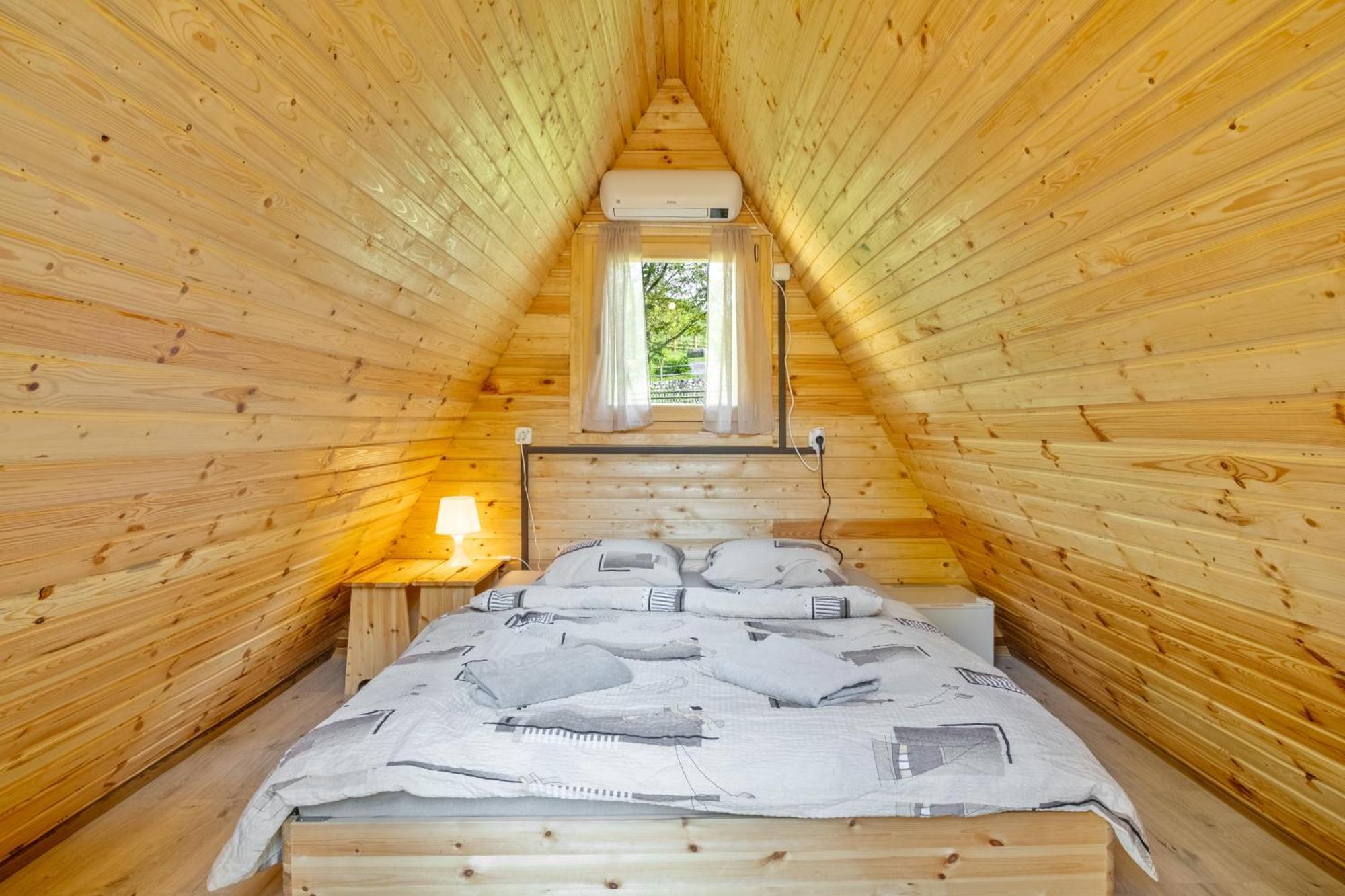 Resort Pod Orehi - Bled - Apartma & Glamping & Savna Ngoại thất bức ảnh