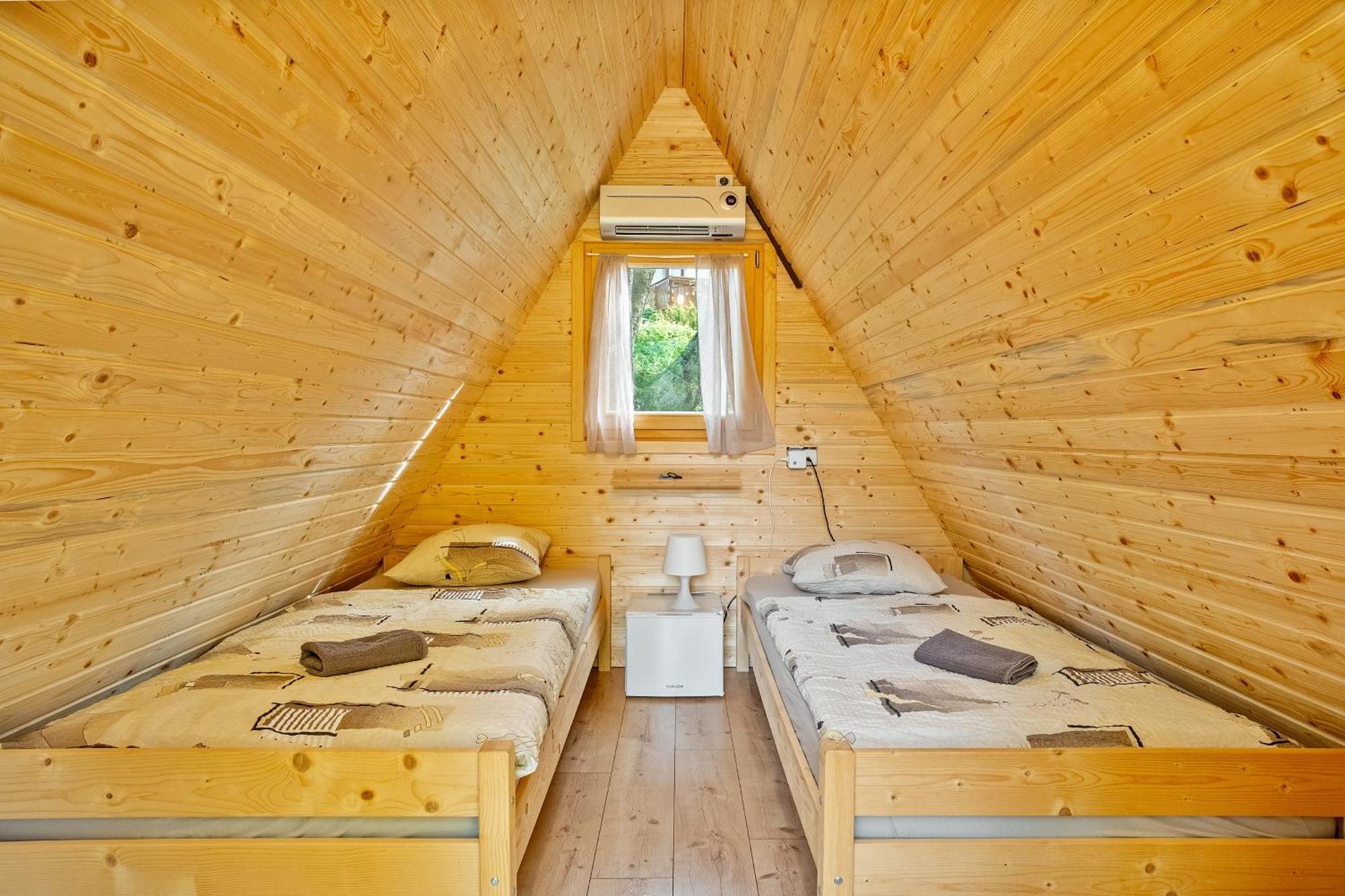 Resort Pod Orehi - Bled - Apartma & Glamping & Savna Ngoại thất bức ảnh