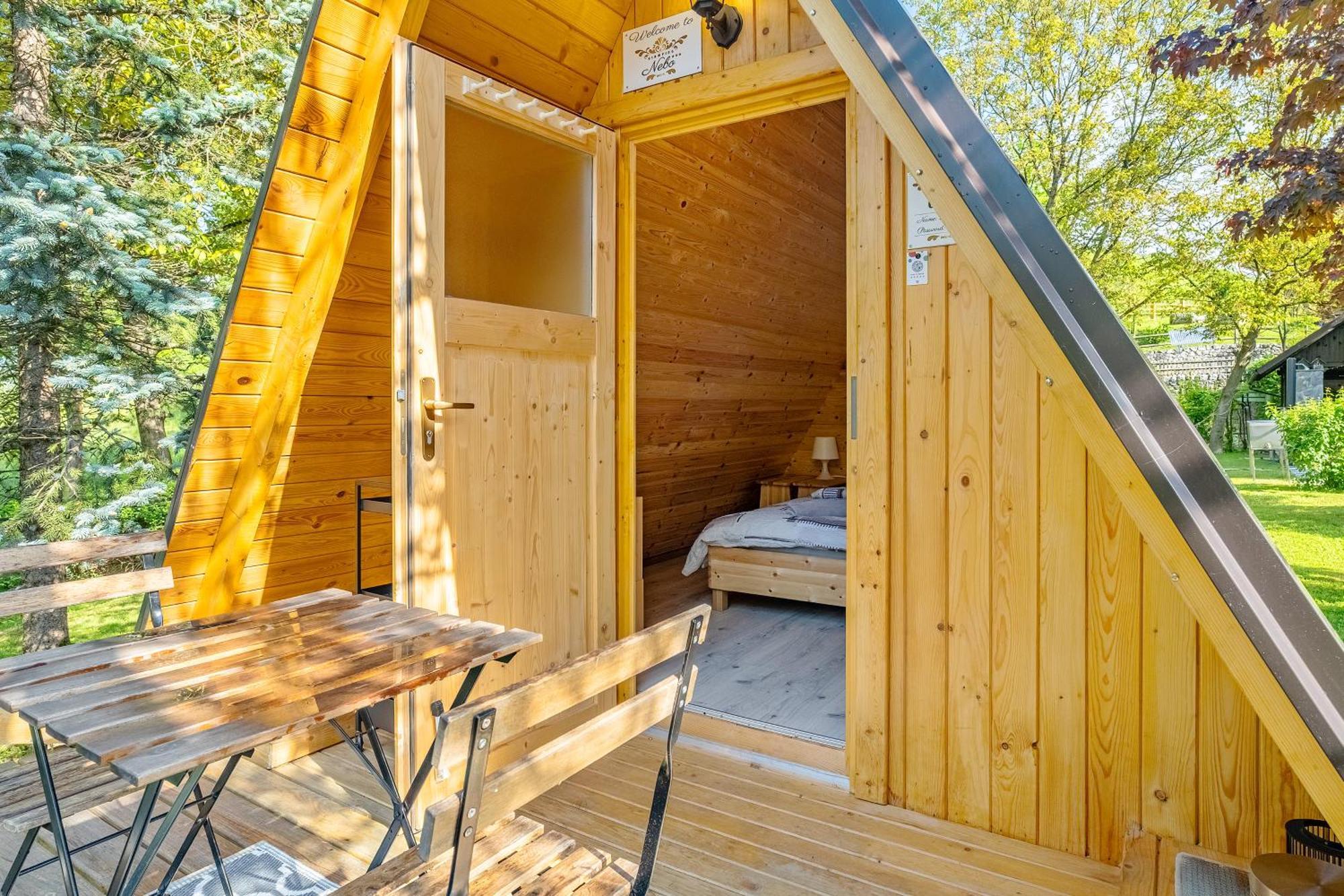 Resort Pod Orehi - Bled - Apartma & Glamping & Savna Phòng bức ảnh